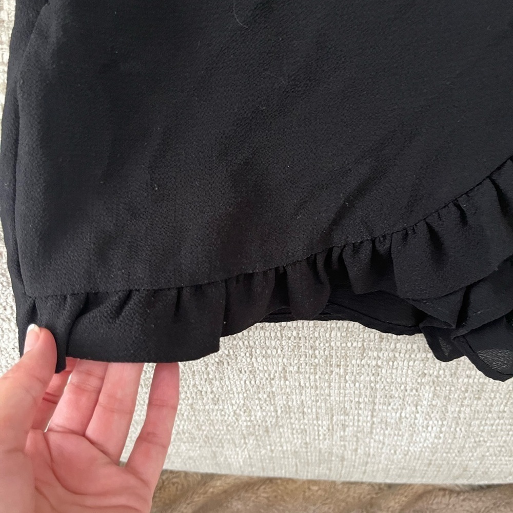 Black Ruffle Mini Skirt XS - Picture 3 of 10